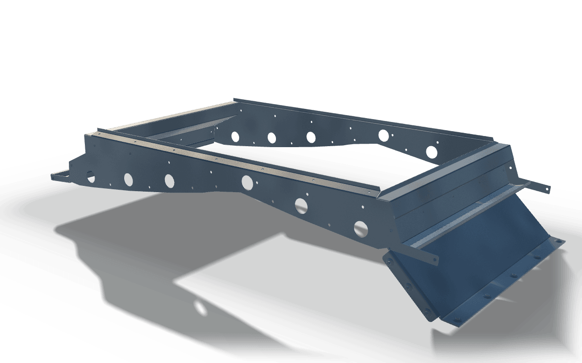 Châssis de plancher de crible avec lèvre de décharge, 3,3 m, en acier brut : un cadre rectangulaire ouvert en tôle avec des trous de boulons et une lèvre inclinée à une extrémité.